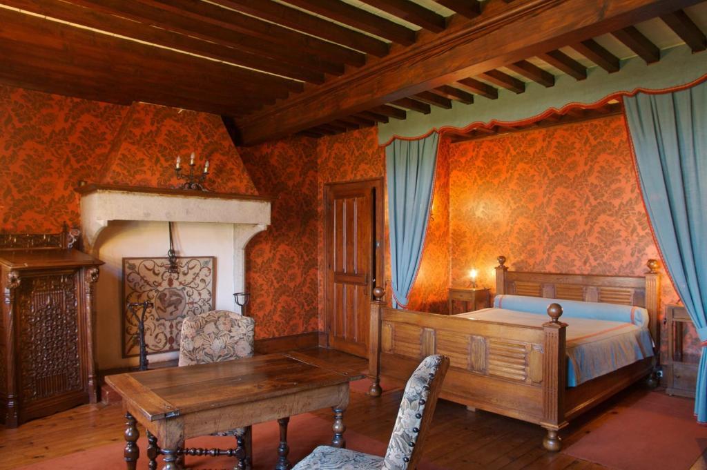 Hostellerie Du Vieux Перуж Номер фото
