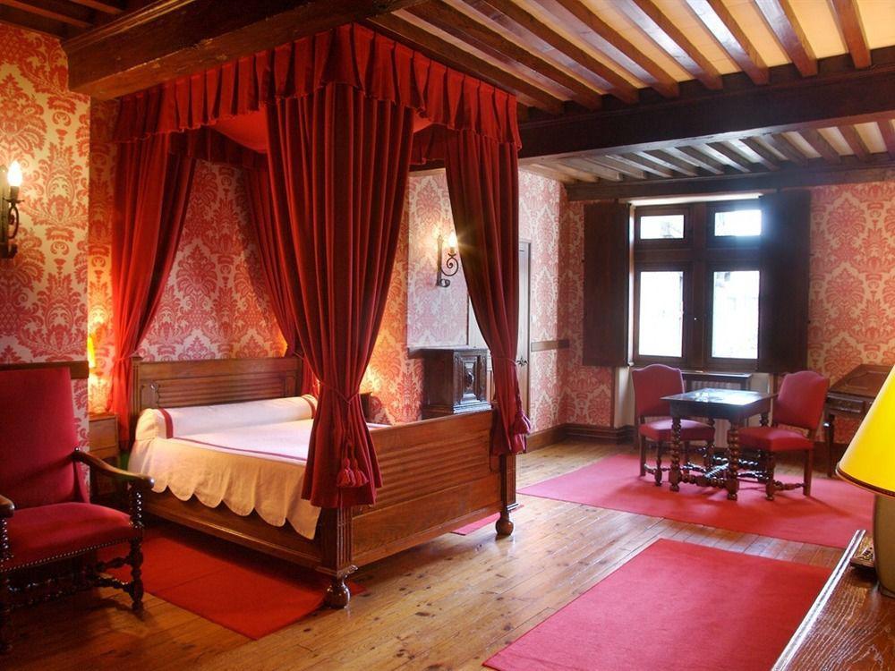 Hostellerie Du Vieux Перуж Экстерьер фото